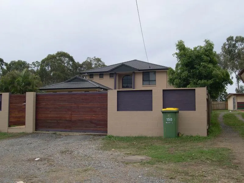 Large Two Storey Home - Central Location