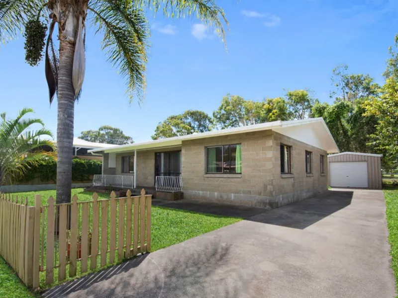 Oh so close to the waterfront!