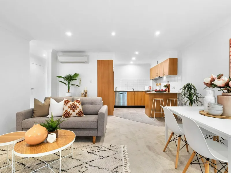 Modern Top Floor Apartment on the First floor