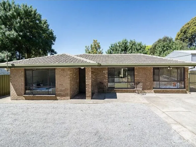 Room for a Big Family/Entertaining