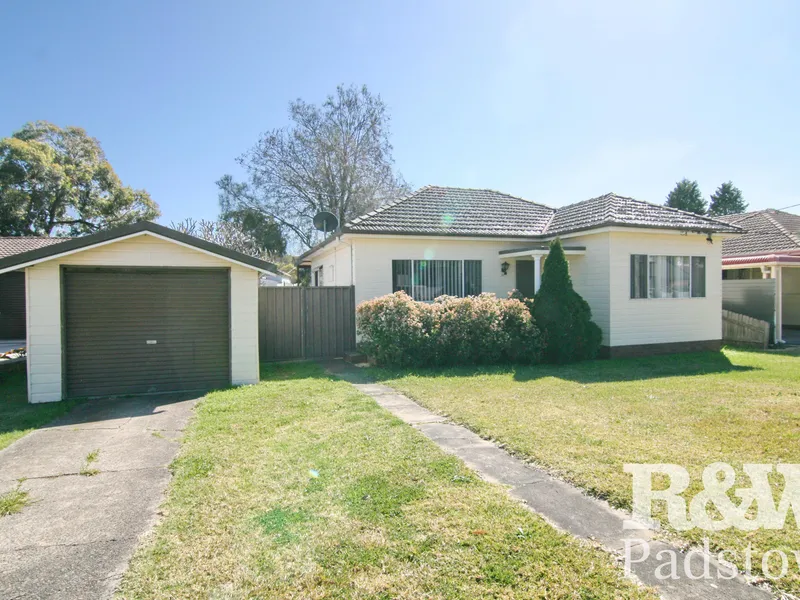 Light filled & only 1km walk to train station