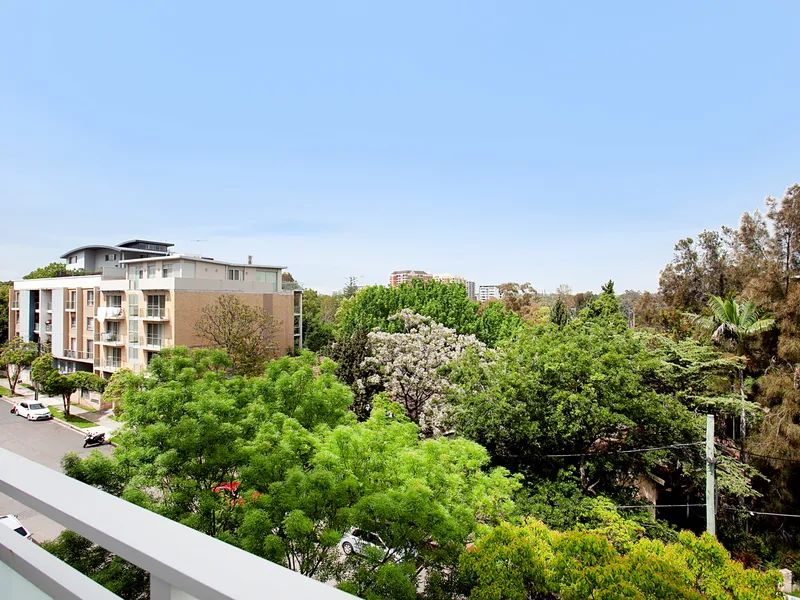 Furnished luxury two bedroom timber floor apartment with storage cage for lease now!