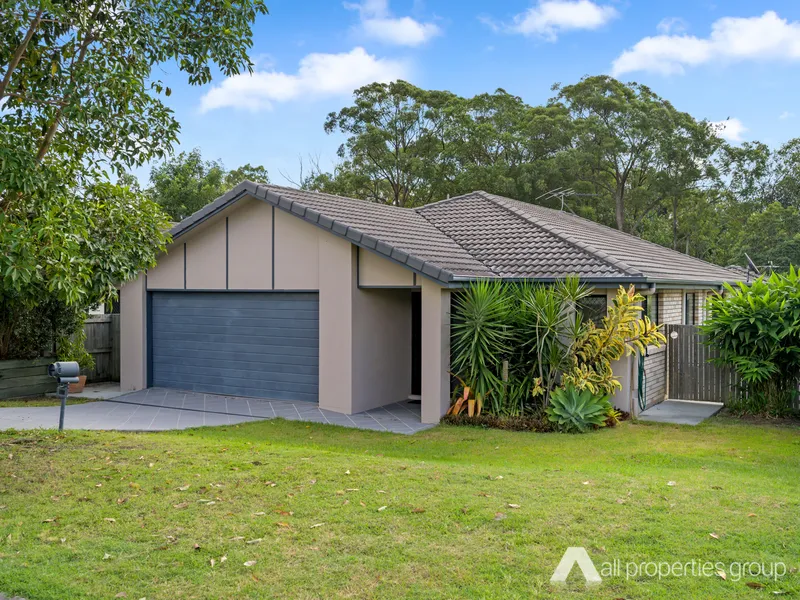 ALGESTER FAMILY HOME – Quiet yet Popular LOCATION!!