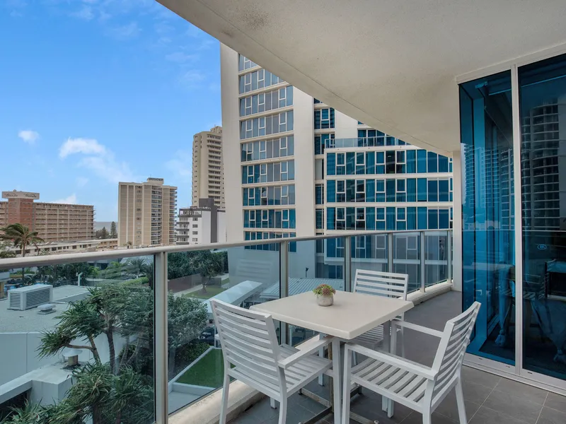 AWESOME APARTMENT IN THE HEART OF SURFERS PARADISE