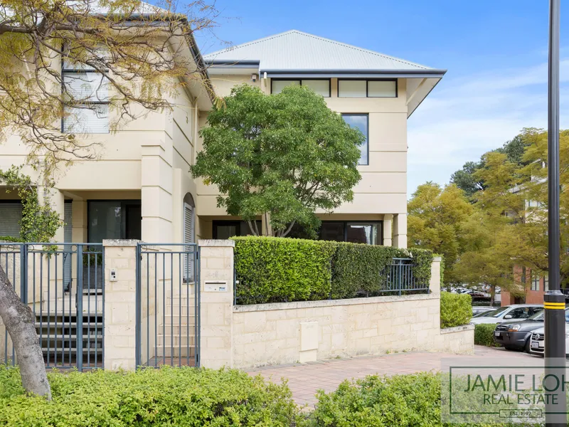 CENTRAL COSMOPOLITAN TOWNHOUSE