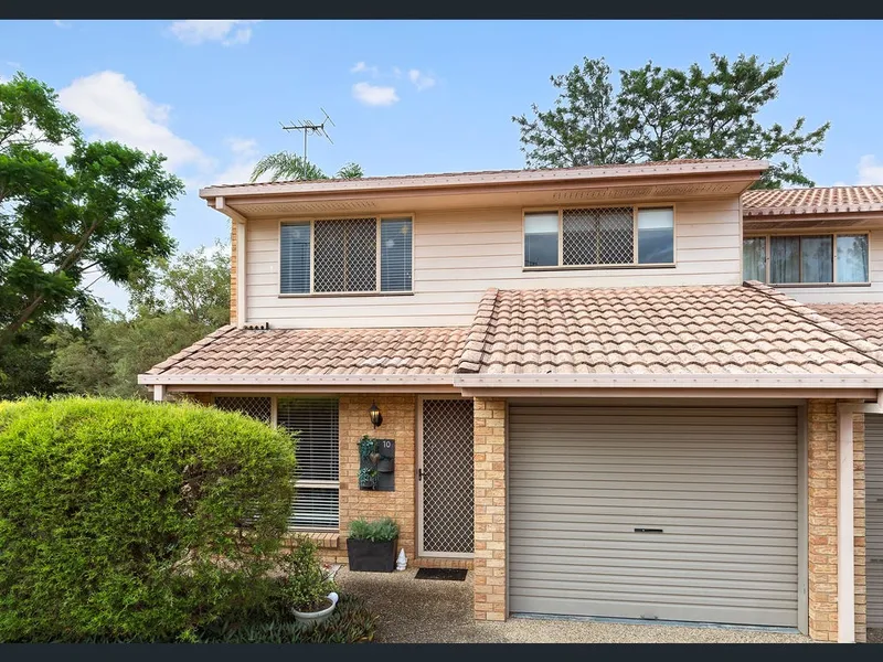 Modern and Spacious Townhouse for Rent in a Prime Location