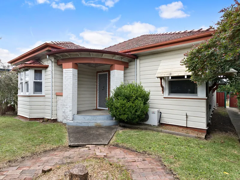 NEAT AND TIDY SPACIOUS FAMILY HOME IN POPULAR MAYFIELD