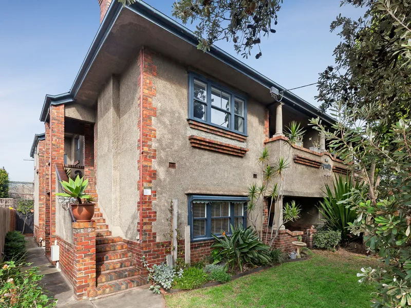 Historic Ground-Floor Charm at 'Arawa'