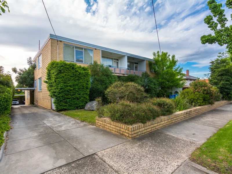 IMPECCABLE LIFESTYLE LOCATION