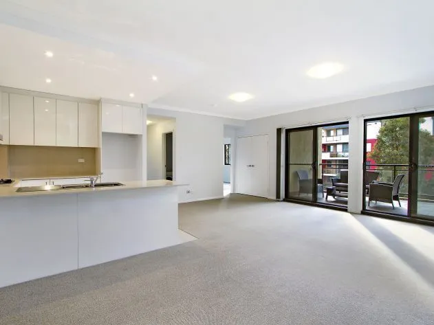 Light & Spacious 3 Bedroom Apartment Inspections available first week of January