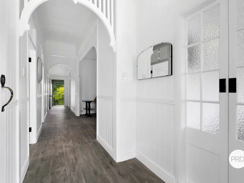 Beautiful Queenslander with Stylish Interior