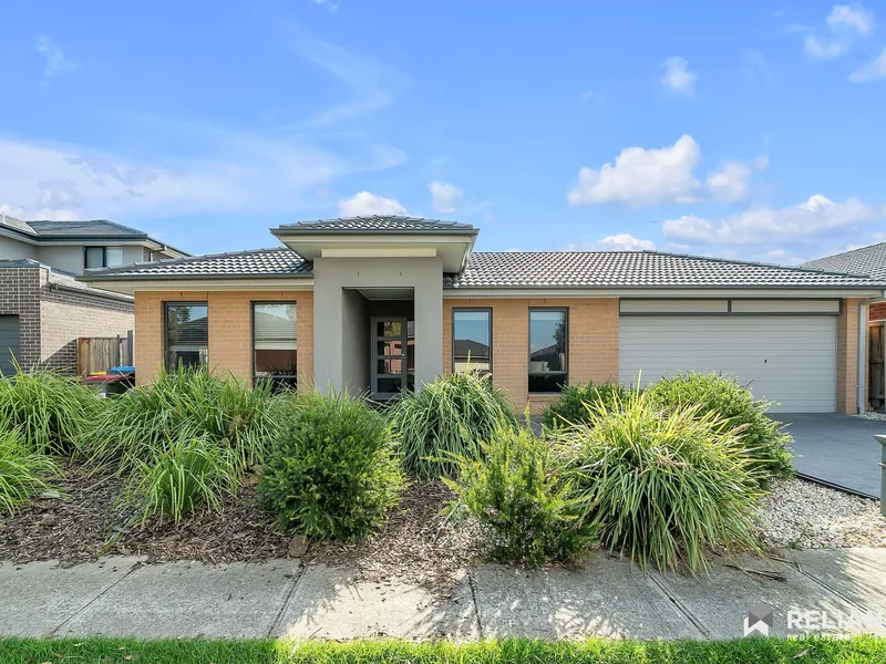 PERFECT FAMILY HOME IN ALAMANDA SCHOOL ZONE!
