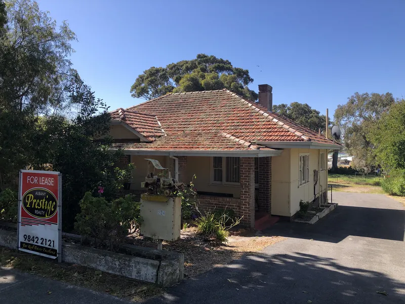 THE BEST OF BOTH WORLDS