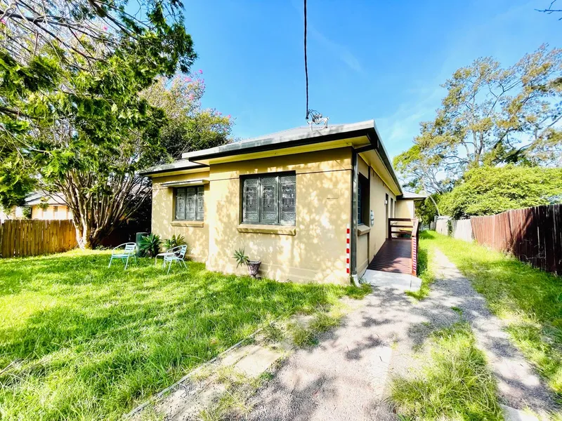 Quiet street with convenience location.