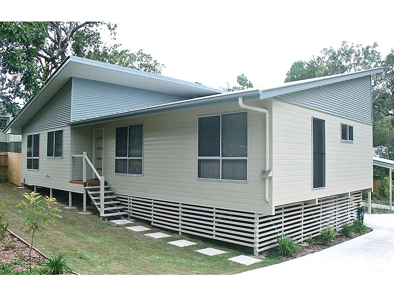 GREAT LOCATION - WALK TO BEACHES!