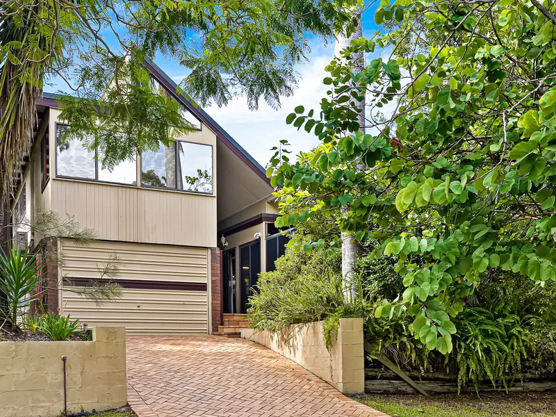 Live Your Treehouse Dreams! Utter Tranquility in Leafy Suburbia