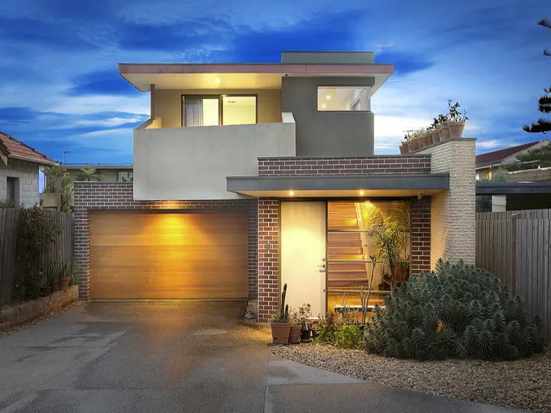 ABSOLUTE BEACHFRONT!