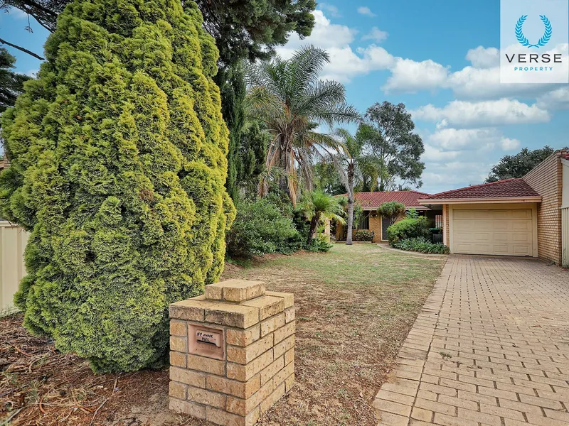 Cute 3 bedroom duplex surrounded by a garden of excellence!