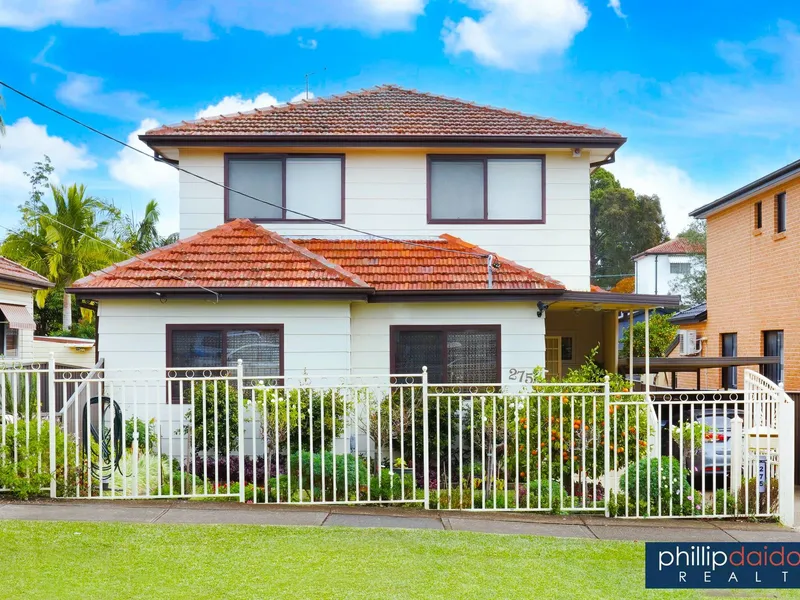 2 BEAUTIFUL HOUSES.... 613m2...