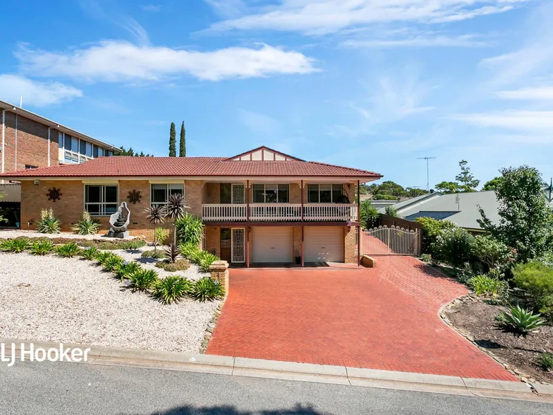 LOVELY 5 BEDROOM FAMILY HOME