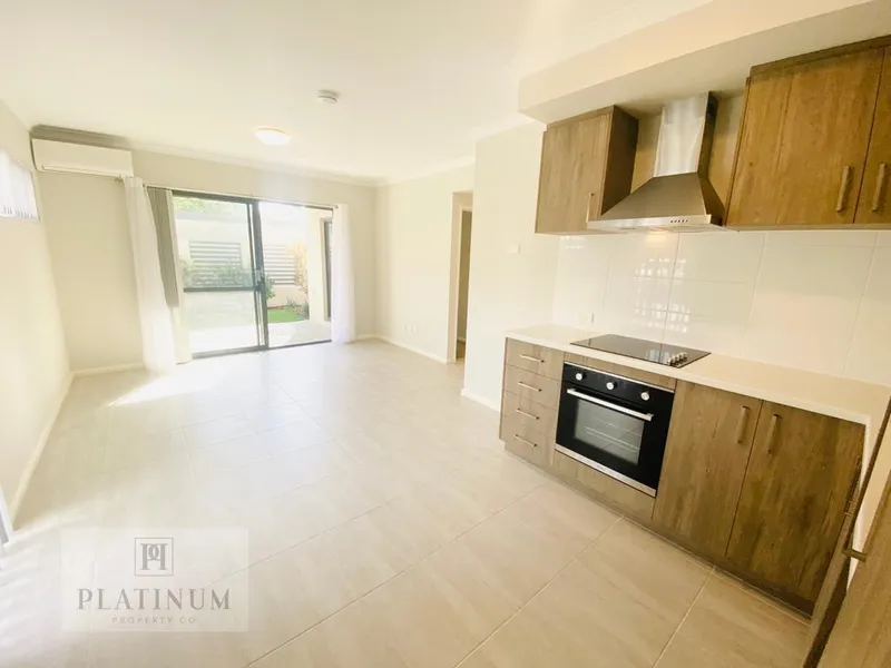 MODERN APARTMENT IN SMALL COMPLEX