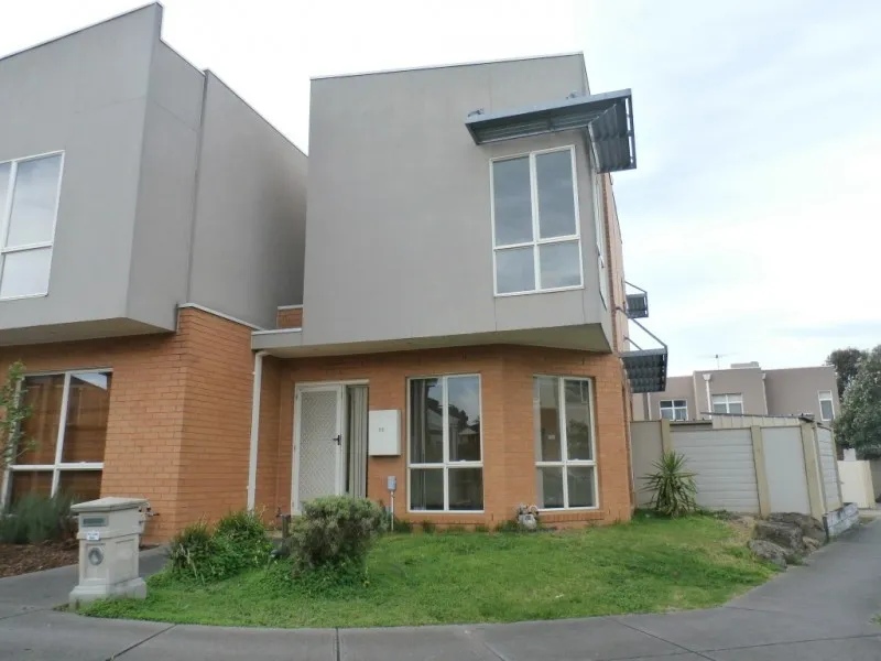 INSPECT Sat 10 June 11.30 - 11.45am & Wed 14 June 12.00 - 12.15pm - FULLY FURNISHED