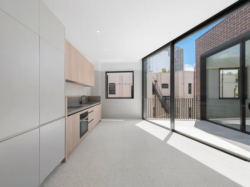 AMAZING BRAND NEW 2 BEDROOM APARTMENT IN THE HEART OF DARLINGHURST