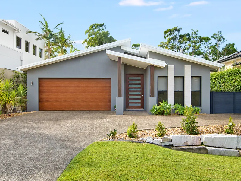 Downsizers Alert – North Facing Single Level in Sanctuary Cove