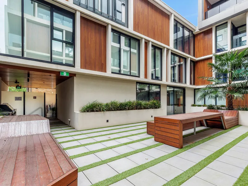 Chic Apartment in a Balwyn Lifestyle Location