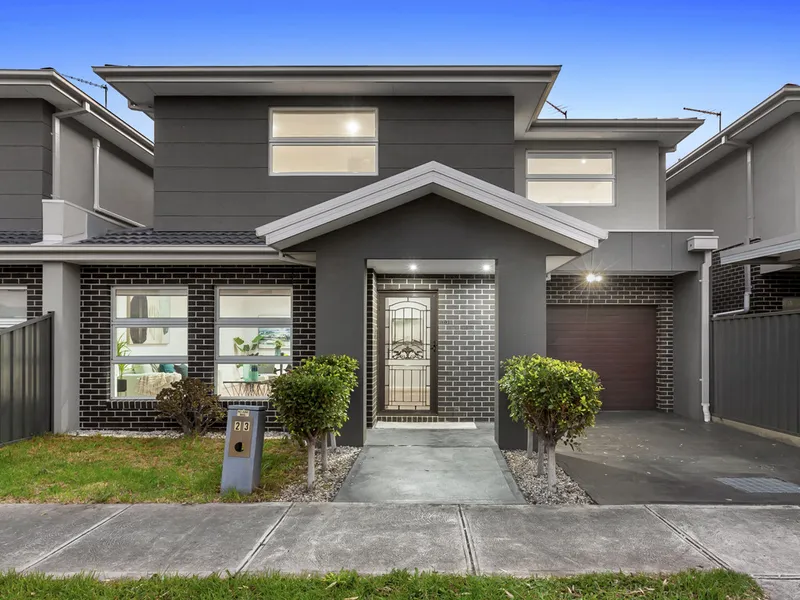 Street Facing Spectacular!