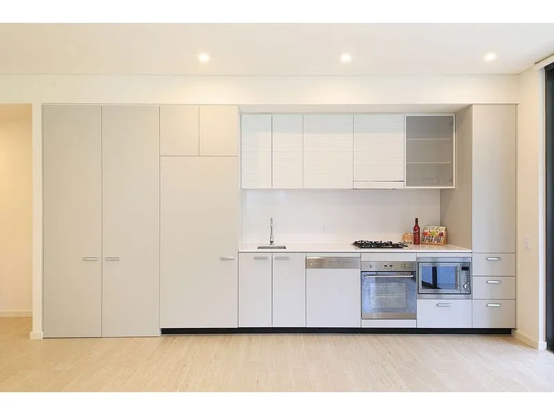 Fully Furnished!! North Facing 2 Bed 1 bath Apartment in Ermington Royal Shores