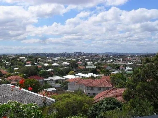 LARGE ELEVATED 3 - 4 BEDROOM FAMILY HOME over 2 levels with LONG WIDE CITY VIEWS