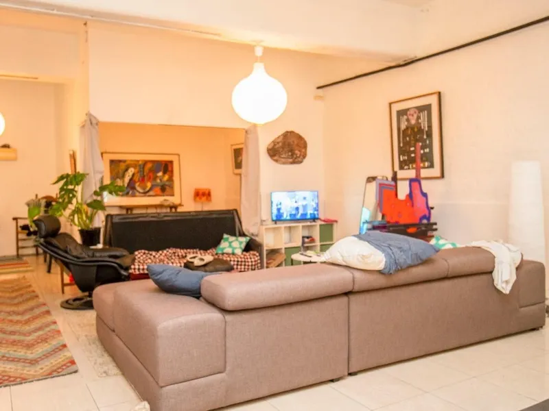 SPACIOUS GROUND FLOOR APARTMENT IN PRIME LOCATION