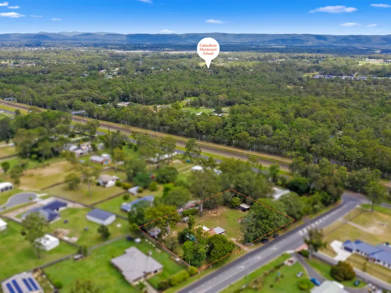 4047m2 of Country Living in Caboolture
