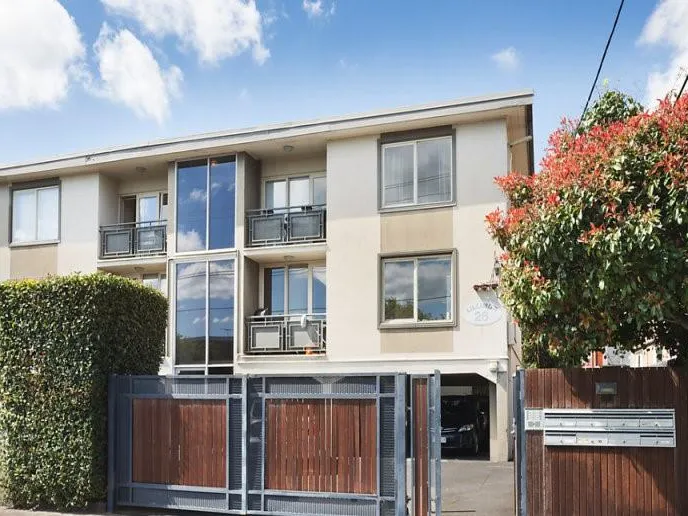 Sunny three bedroom apartment - first open Sat 10th July