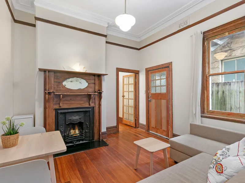 FULLY FURNISHED - CHARACTER FILLED