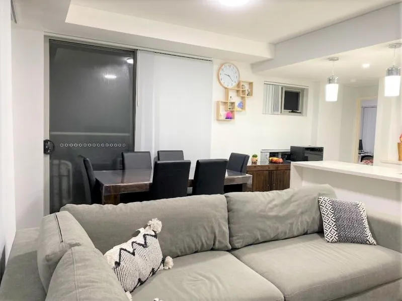 UNFURNISHED - 2 Bedroom Apartment for 1 Year Lease