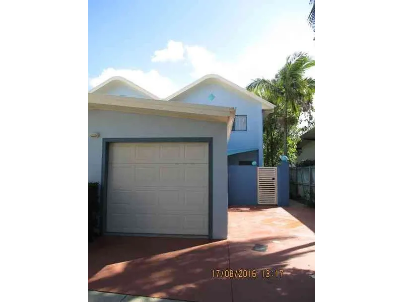 UNFURISHED 3BRM TOWNHOUSE