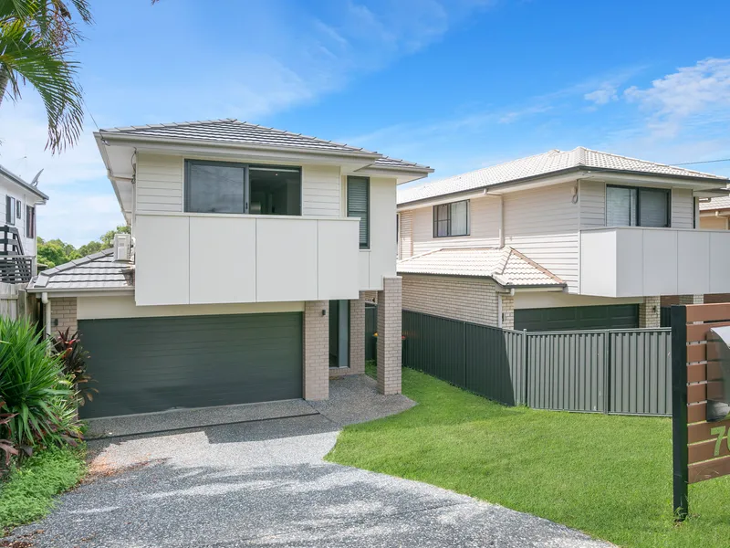 MODERN & SPACIOUS FAMILY HOME!