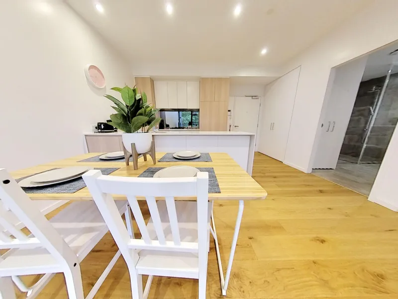 Fully furnished one bedroom plus big study (second bedroom) apartment in the heart of Chatswood