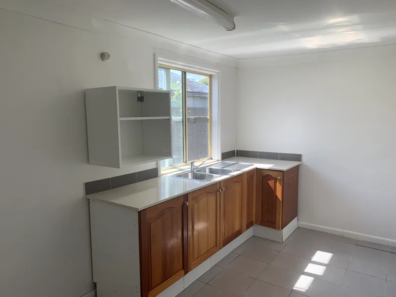 1 BEDROOM GRANNY FLAT - WATER INCLUDED