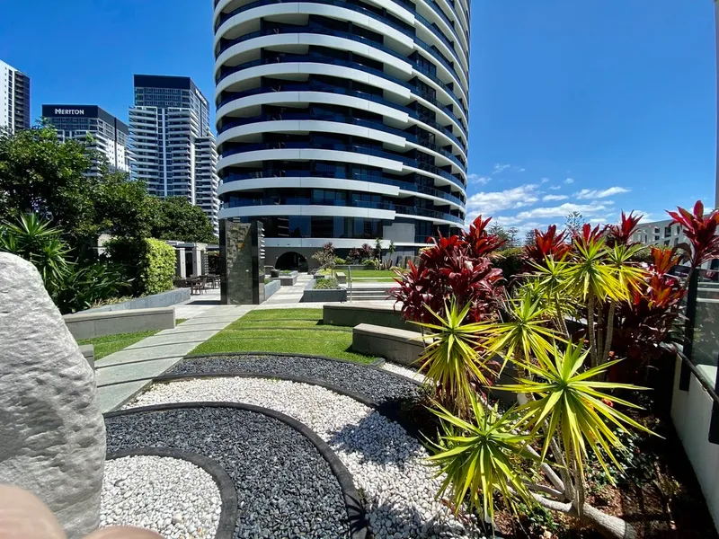Superior Luxury Oracle Living, Priced for a quick sale