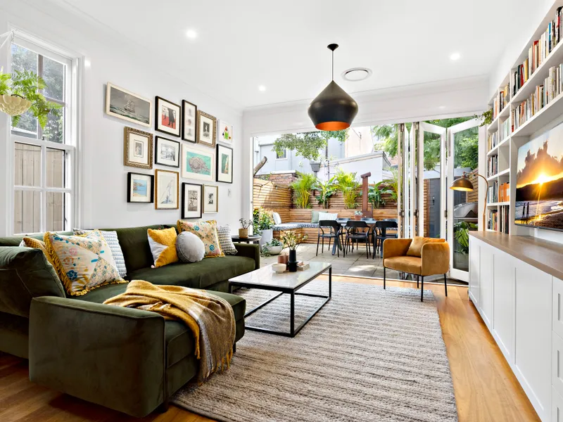 Bespoke Entertainers’ Sanctuary of Space, Light and Convenience