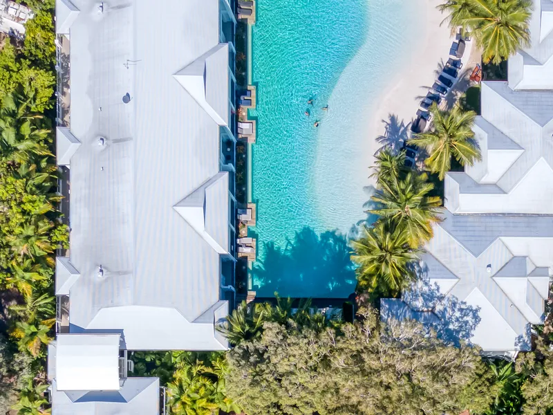 BEACH CLUB GOLDEN OPPORTUNITY