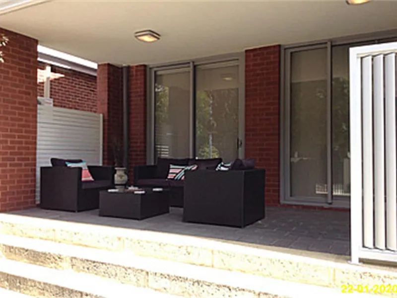 North Facing Ground Floor Apartment In The Perfect Location!