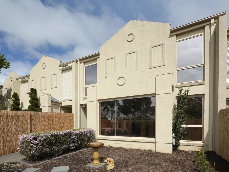 Spacious Townhouse with Four Bedrooms