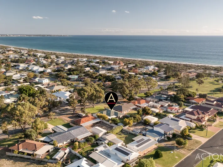 BEACHSIDE INVESTMENT OPPORTUNITY!