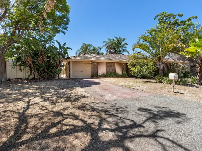 Charming Living on a Subdividable Block!