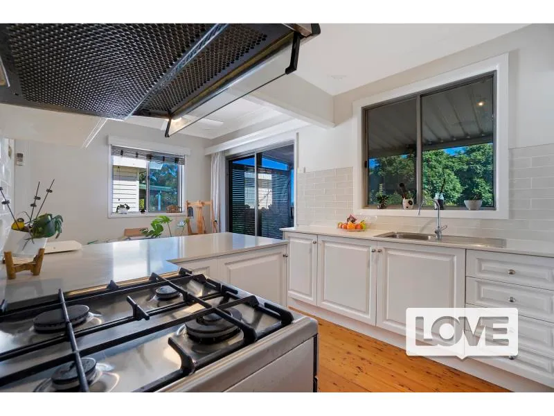 Fabulous Family Home in Lakeside Suburb - Offers Over $440 per week