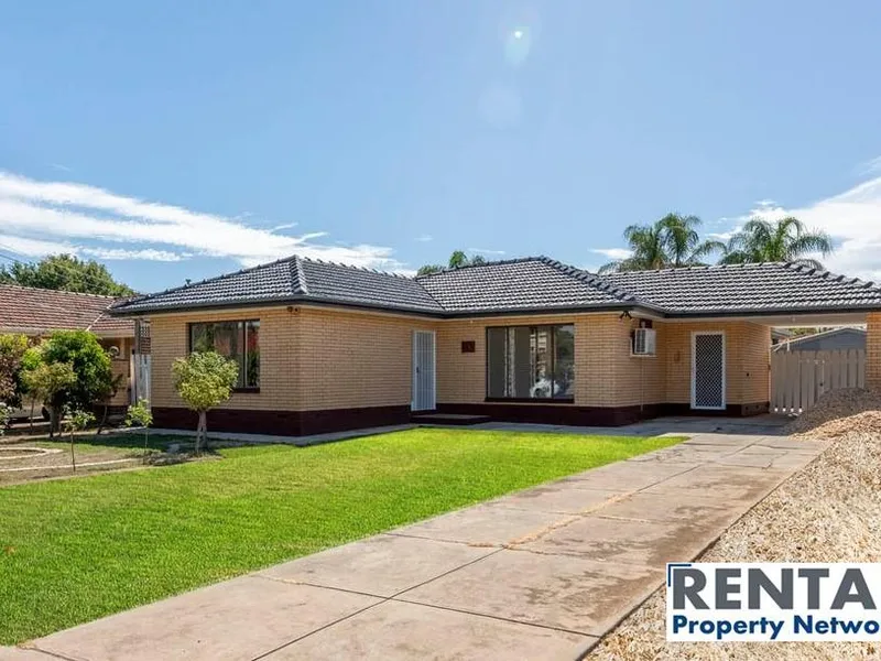 STUNNING THREE BEDROOM HOME IN A FABULOUS LOCATION